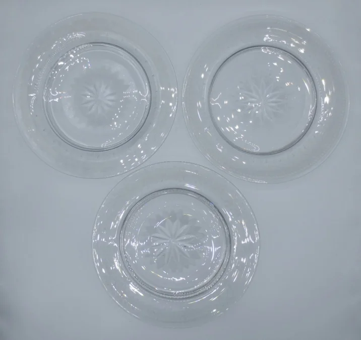 Assiettes, cristal gravés, XIXe siècle.