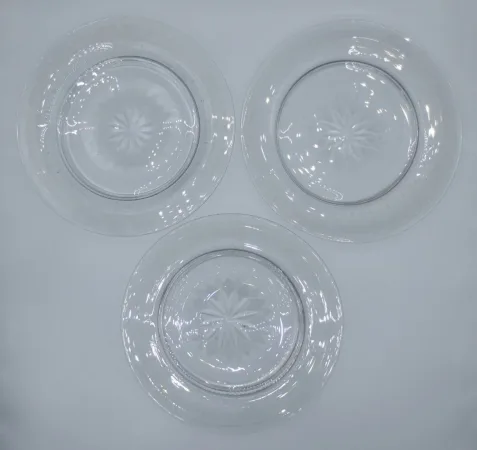Assiettes, cristal gravés, XIXe siècle.