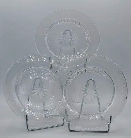 Assiettes, cristal gravés, XIXe siècle.