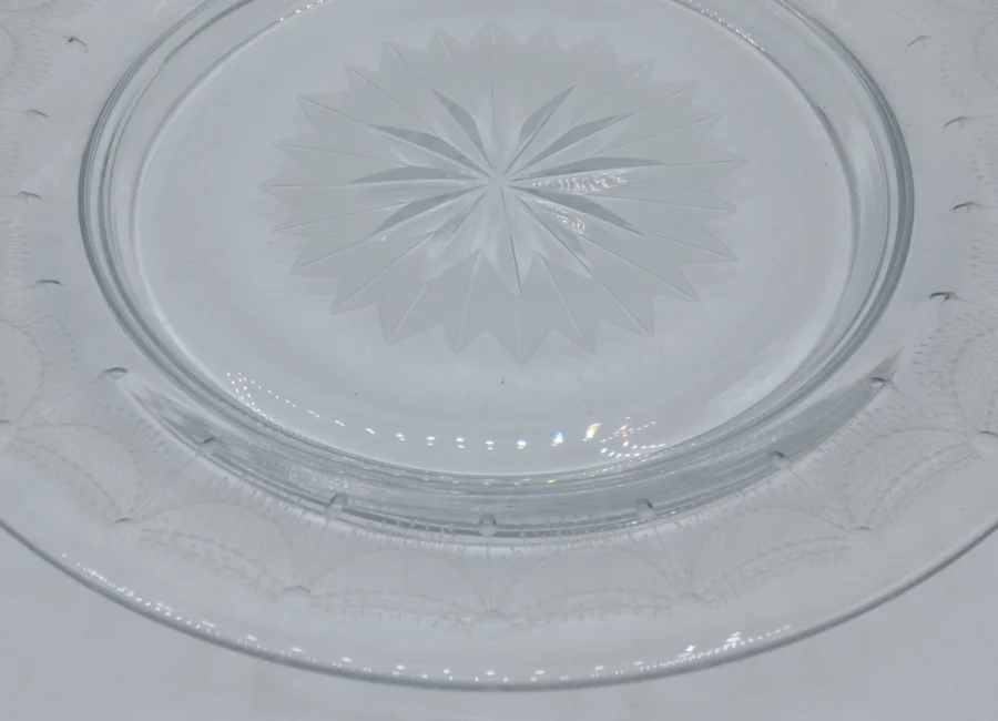 Assiettes, cristal gravés, XIXe siècle.