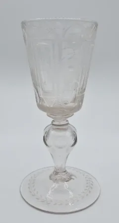Verre à jambe XVIIIe siècle.