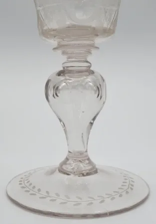 Verre à jambe XVIIIe siècle.