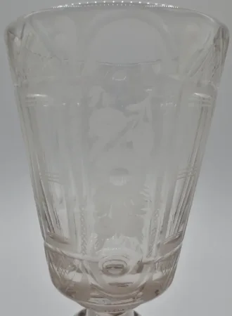 Verre à jambe XVIIIe siècle.