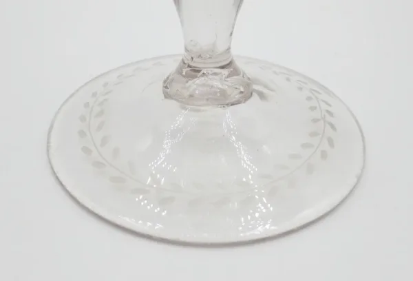 Verre à jambe XVIIIe siècle.