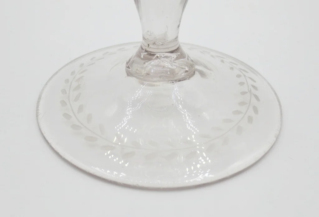 Verre à jambe XVIIIe siècle.