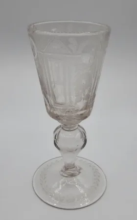 Verre à jambe XVIIIe siècle.