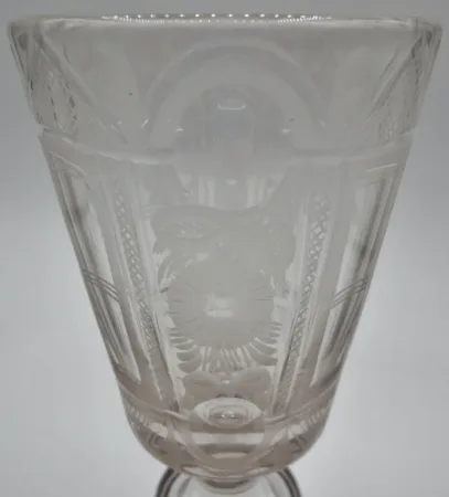 Verre à jambe XVIIIe siècle.