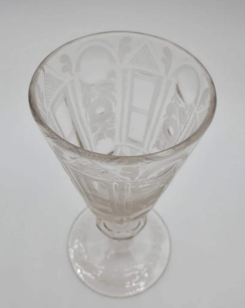 Verre à jambe XVIIIe siècle.