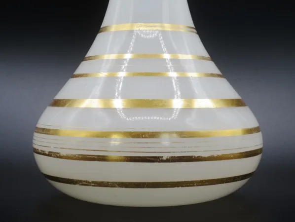 Vase en opaline, époque Restauration.
