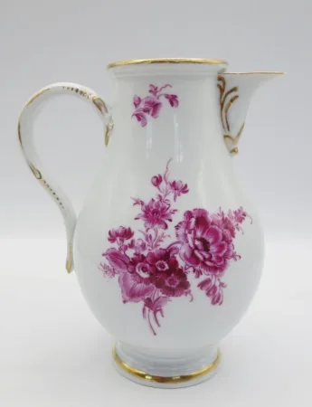 Verseuse en porcelaine de Meïssen.