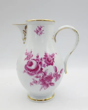 Verseuse en porcelaine de Meïssen.