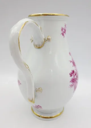 Verseuse en porcelaine de Meïssen.