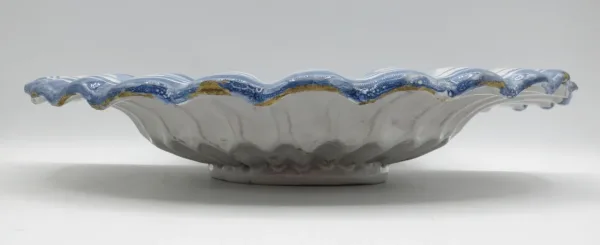 Plat creux en faïence, Francfort fin XVIIe siècle.