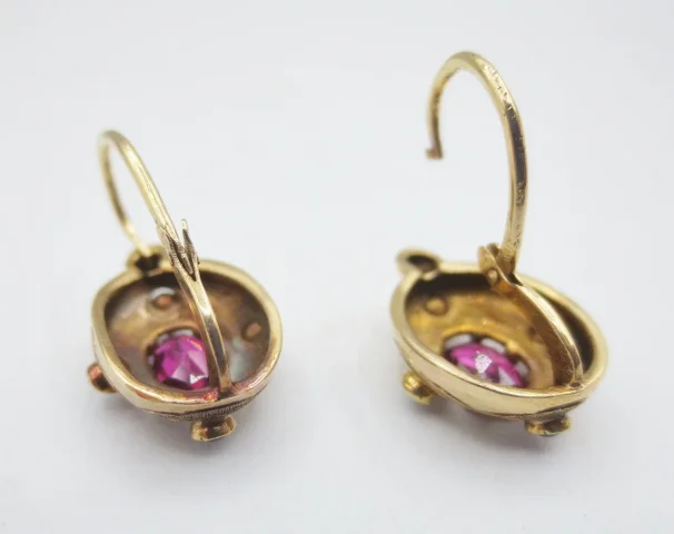 Boucles d'oreille, XIXe siècle.