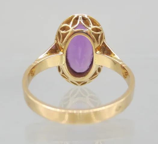 Bague, or et améthyste.