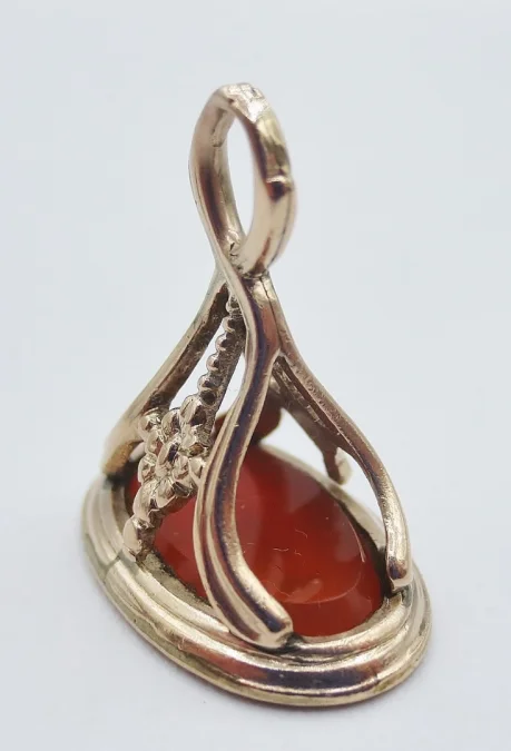 Cachet de pouce en vermeil. XVIIIe siècle.