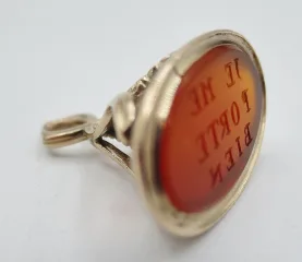 Cachet de pouce en vermeil. XVIIIe siècle.