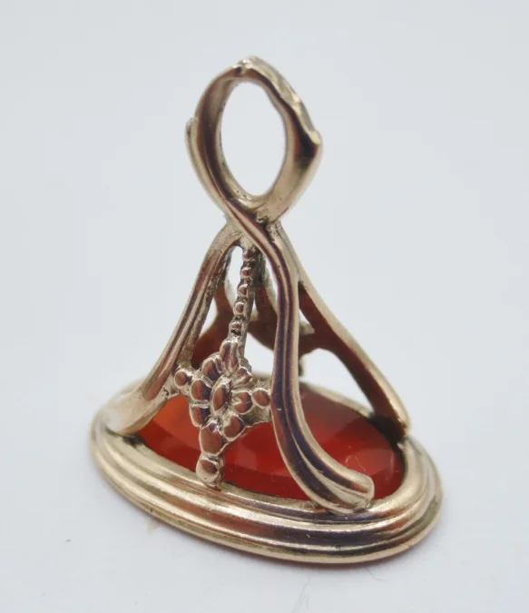 Cachet de pouce en vermeil. XVIIIe siècle.