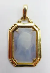 MEDAILLE IN PERLMUTT UND GOLD