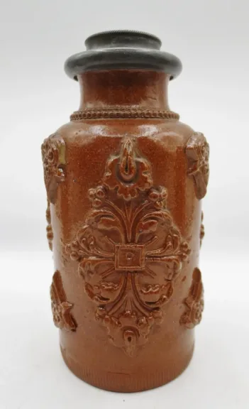 Trois pots à tabac beauvaisis, XIXe siècle.