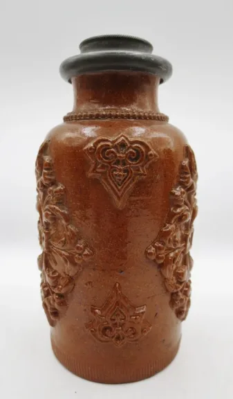 Trois pots à tabac beauvaisis, XIXe siècle.
