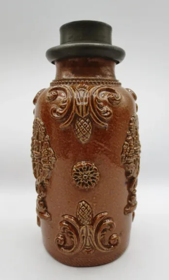 Trois pots à tabac beauvaisis, XIXe siècle.