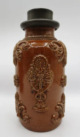 Trois pots à tabac beauvaisis, XIXe siècle.