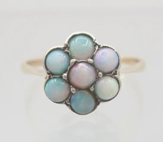 GOLD AND OPAL RING