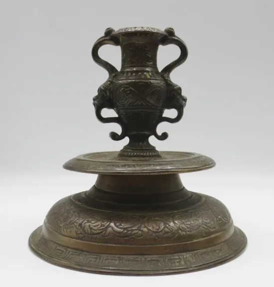 Paire de bougeoirs, XIXe siècle.