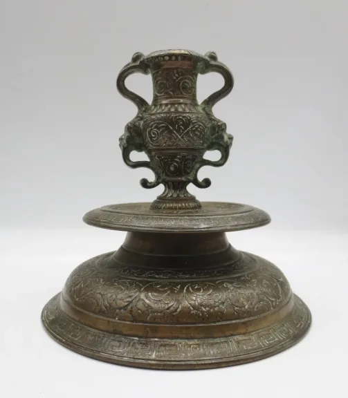 Paire de bougeoirs, XIXe siècle.