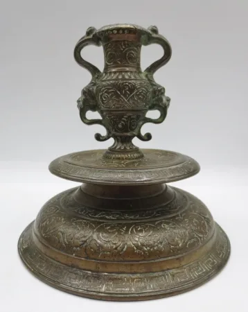 Paire de bougeoirs, XIXe siècle.