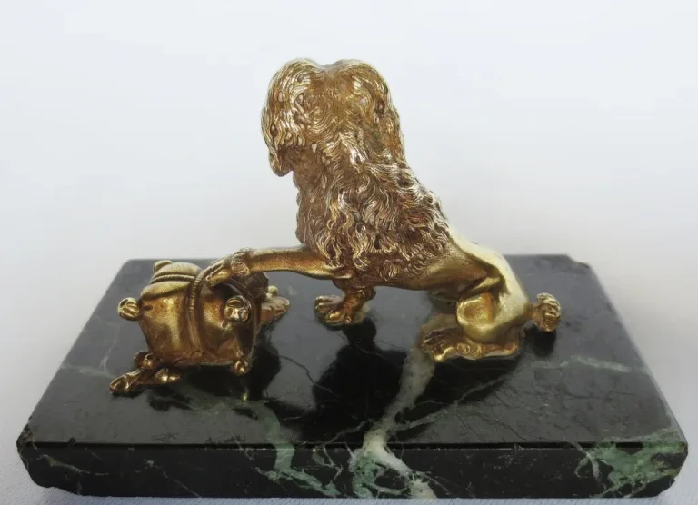 BRONZE-HUND