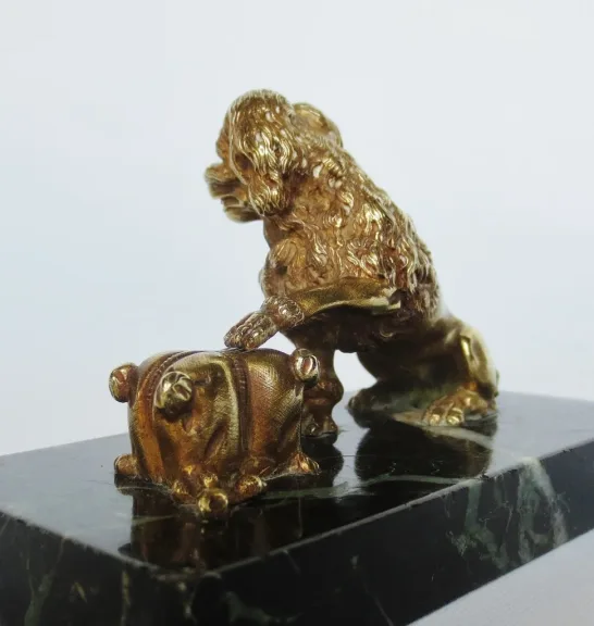 BRONZE-HUND