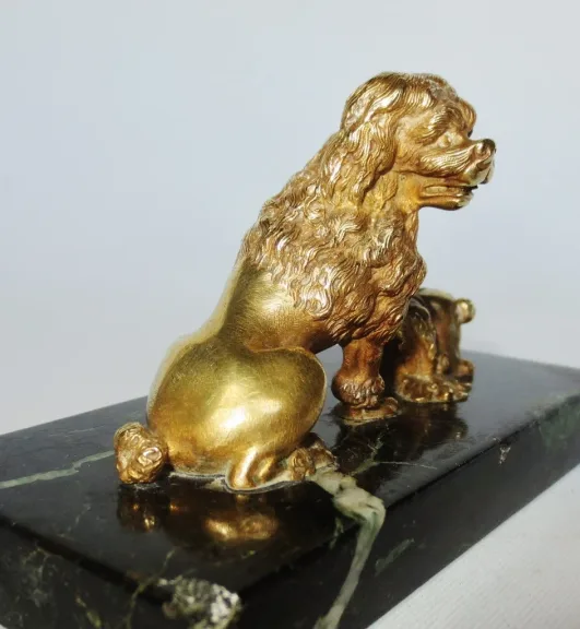 BRONZE-HUND
