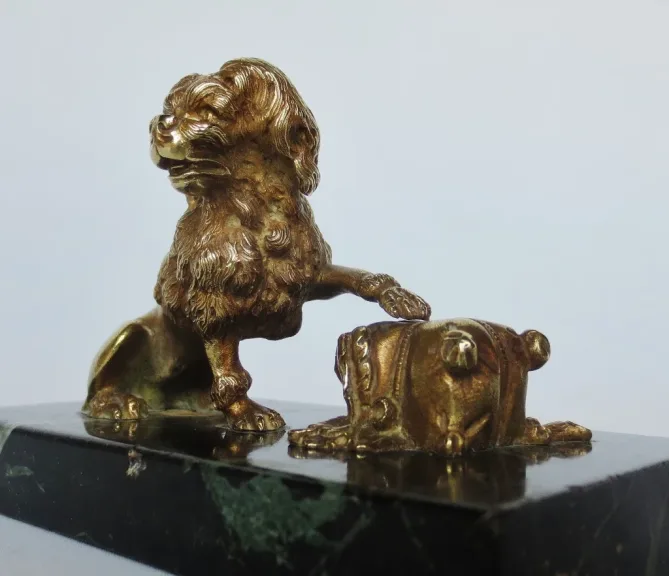 BRONZE-HUND