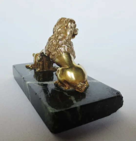 BRONZE-HUND