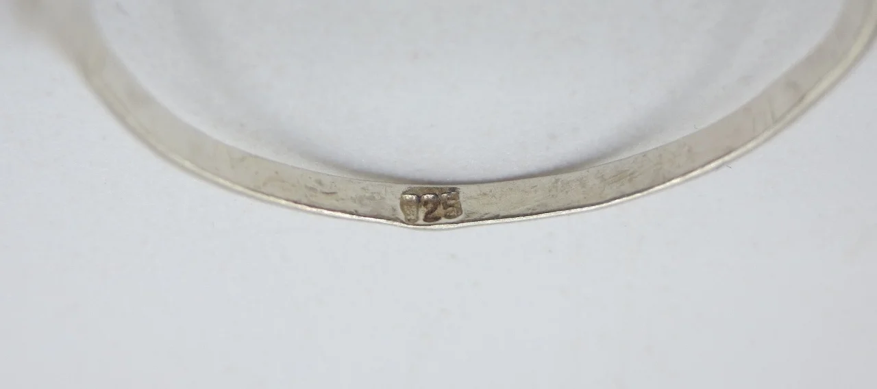 Bague sertie d'une citrine.