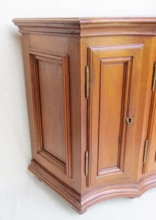 Buffet galbé, XVIIIe siècle.