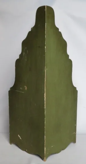 Encoignure murale style Louis XV, XIXe siècle.