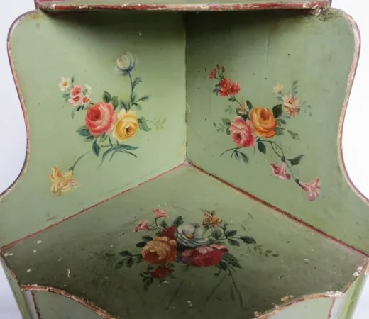 Encoignure murale style Louis XV, XIXe siècle.