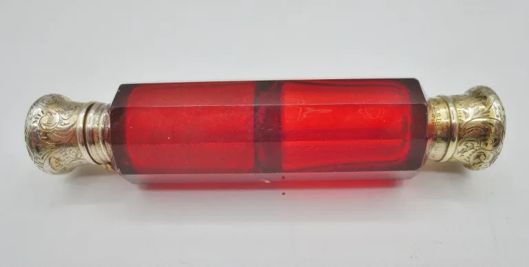 Flacon à parfum cristal et vermeil, XIXe siècle.