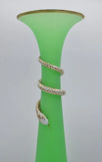 Vase opaline, Charles X.