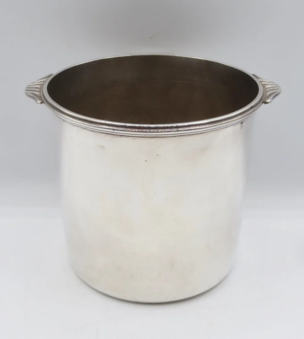 EIGHTEENTH CENTURY BOTTLE COOLER