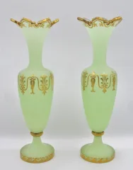 Vases en opaline, XIXe siècle.