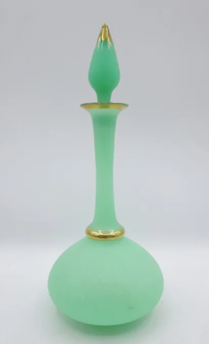 Flacon en opaline, XIXe siècle.