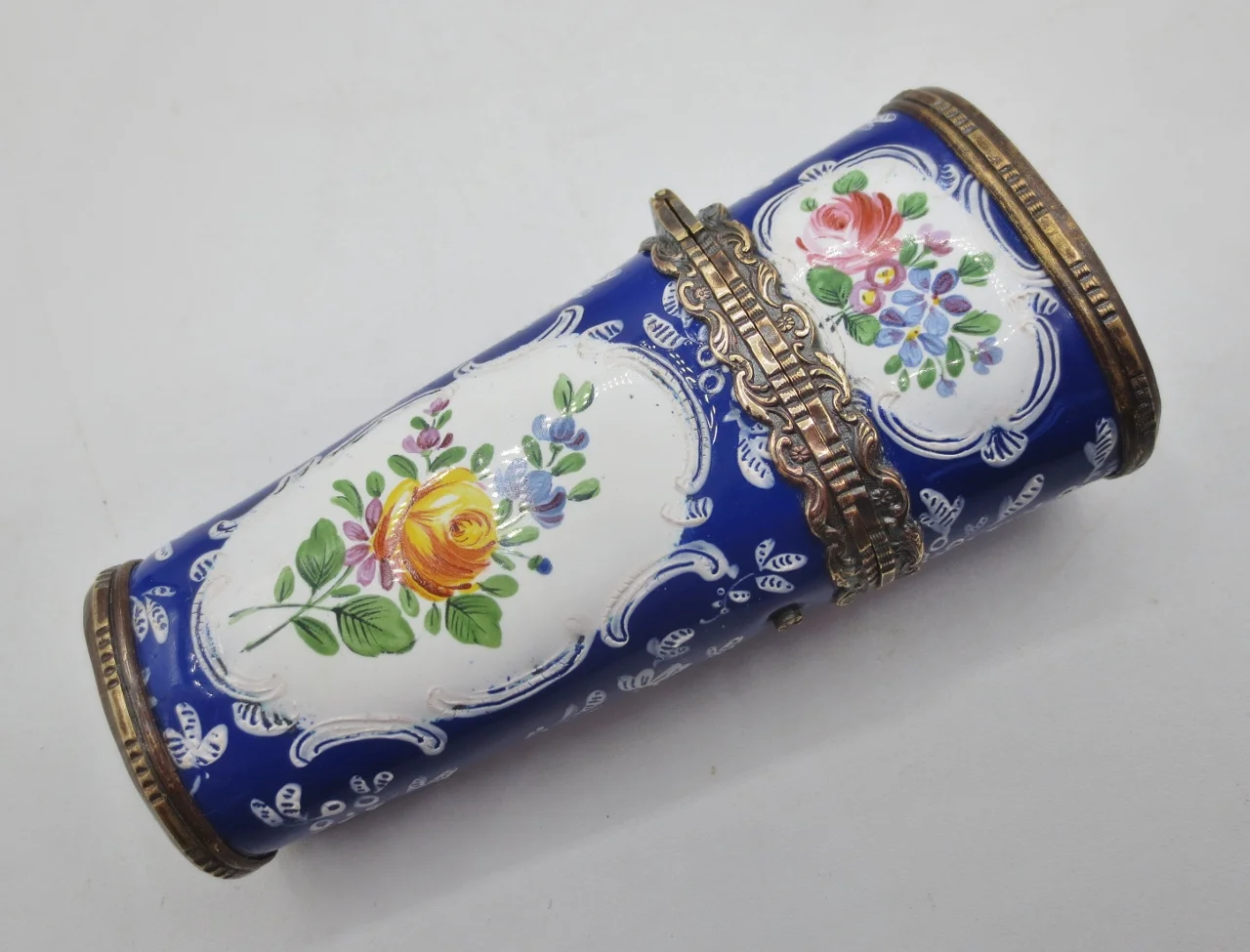 EIGHTEENTH CENTURY SEWING KIT