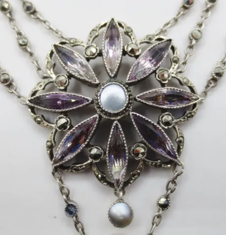 Collier, argent et améthyste, XIXe siècle.