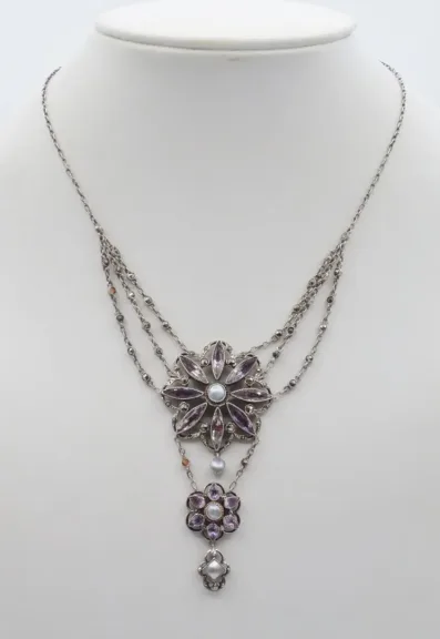 Collier, argent et améthyste, XIXe siècle.
