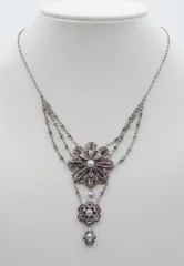 Collier, argent et améthyste, XIXe siècle.