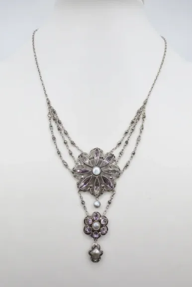 Collier, argent et améthyste, XIXe siècle.